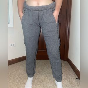 Lululemon charcoal jogger pants size 8